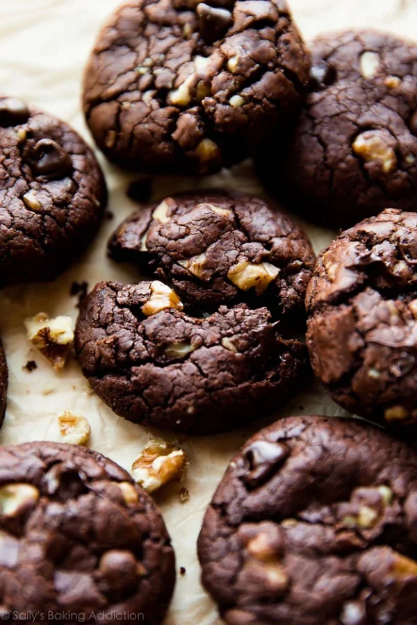 Keto Chocolate Walnut Cookies 🥑🩸🌿
