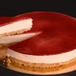 diacureclinic keto strawberry cheesecake low carb sugar free diabetic friendly gluten free creamy dessert healthy fats high protein fresh strawberry topping If you want alt texts for more images or other help, just ask!